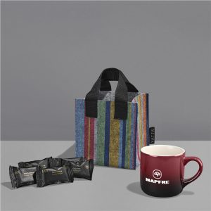 Yatta Majestic Mingle Hamper in Red