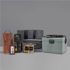 Yatta Trailside Treasure Hamper in Moss Green