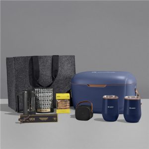 Yatta Rustic Roast Hamper in Navy