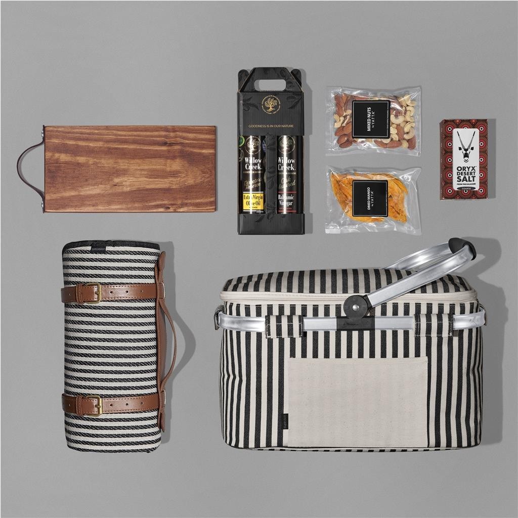 Yatta Journey Joy Hamper – Black