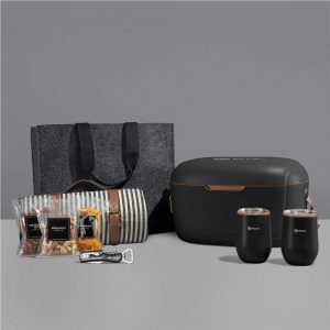 Yatta Chic Chill Hamper in Black