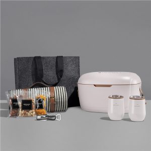 Yatta Chic Chill Hamper in Cream