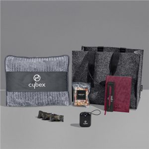 Yatta Warm Welcome Hamper in Maroon