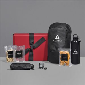 Yatta Adventure Awakening Hamper - Lime in Red