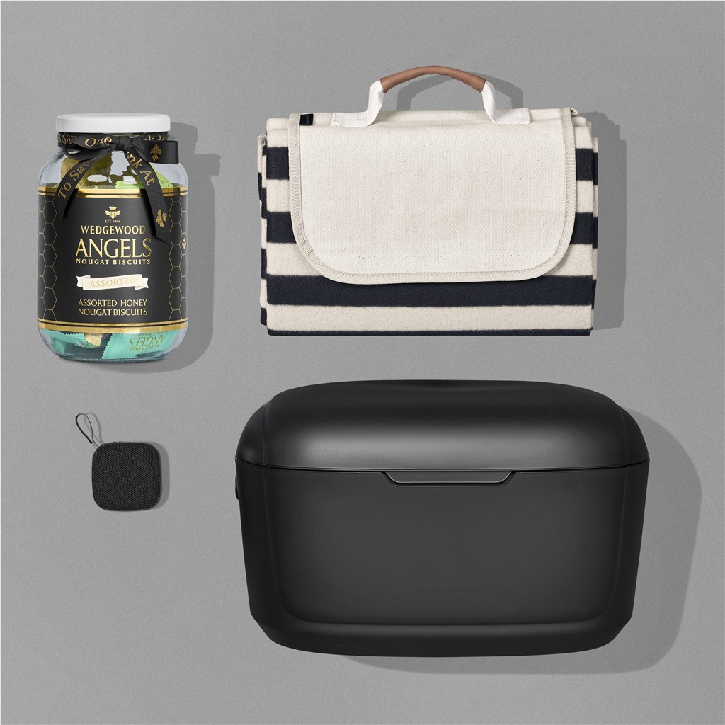 Yatta Crafted Classics Hamper – Black