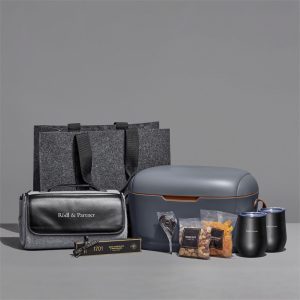 Yatta Lavish Leisure Hamper in Dark Grey