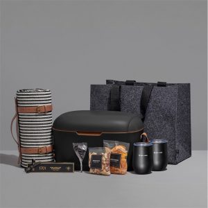 Yatta Sophisticated Soiree Hamper in Black