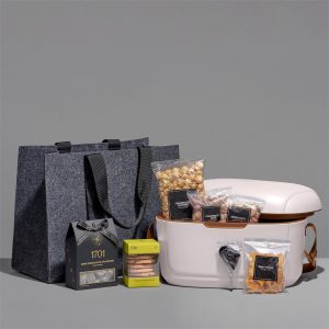 Yatta Elegant Escape Hamper in Cream
