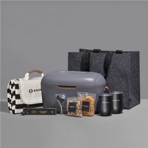 Yatta Outdoor Indulgence Hamper in Dark Grey