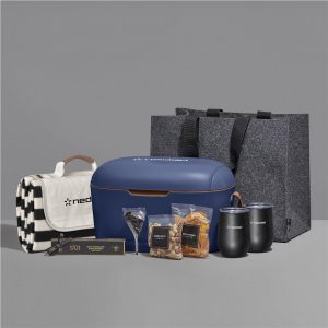 Yatta Outdoor Indulgence Hamper in Navy