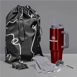 Yatta Winter Whimsy Hamper in Red