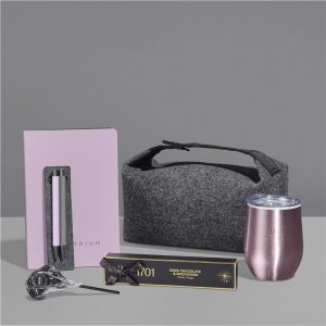 Yatta Luxe Lines Hamper in Pink