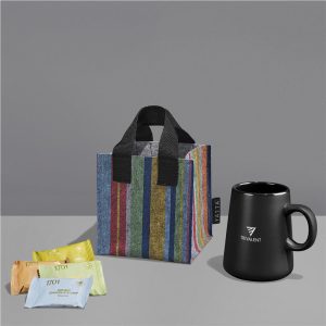 Yatta Chirpy Charm Hamper in Black