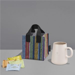Yatta Chirpy Charm Hamper in Cream